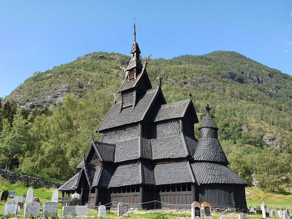 Деревянная церковь (borgund) в норвегии