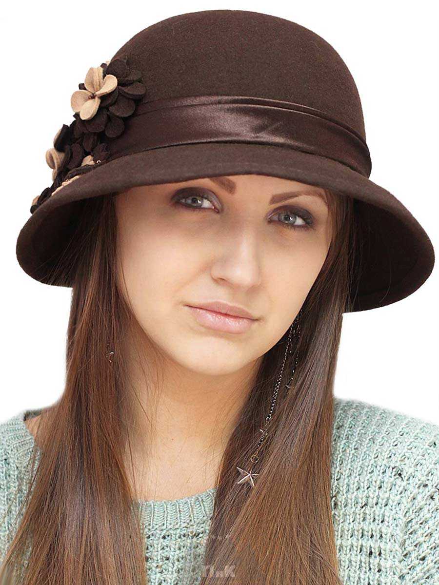 Купить шляпу в интернет магазине. S20-11409 101 шляпа женская 56. Шляпки женские фетровые. Женщина в шляпе.