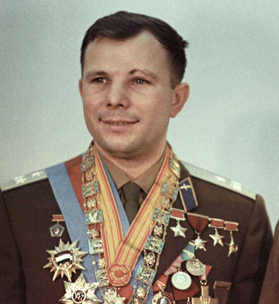 Юрий гагарин: биография, личная жизнь, фото, семья, жена, дети, причина смерти