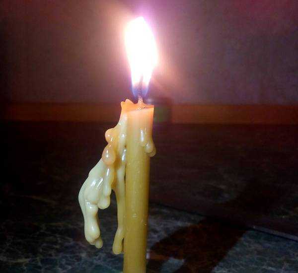 Дым от свечи: почему идет белый и черный дым от свечи