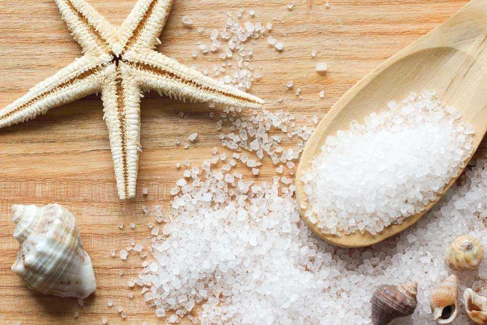 Поваренная и морская соль для волос: польза и вред