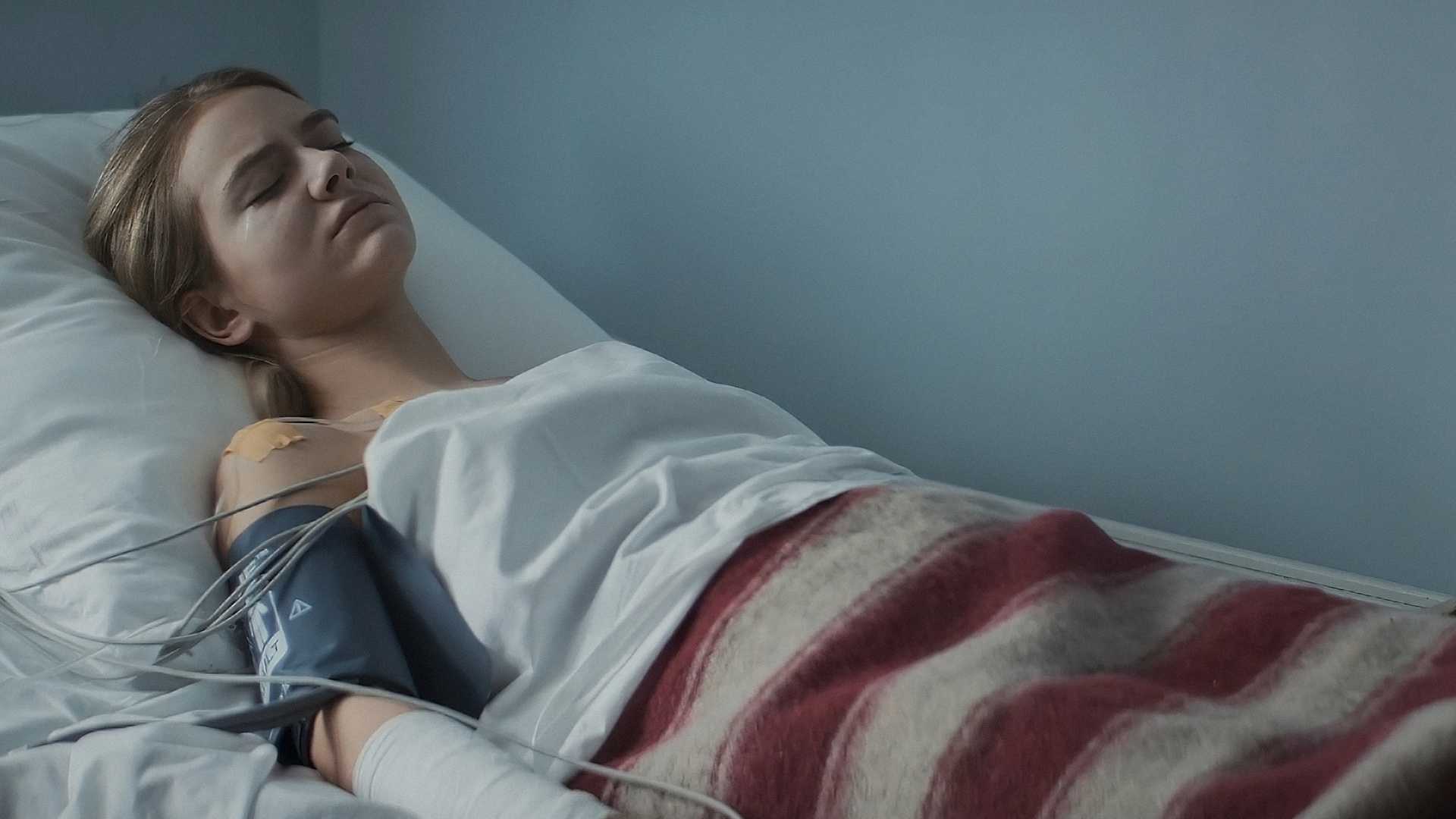 Обычная женщина 1 сезон 2 серия одноклассники